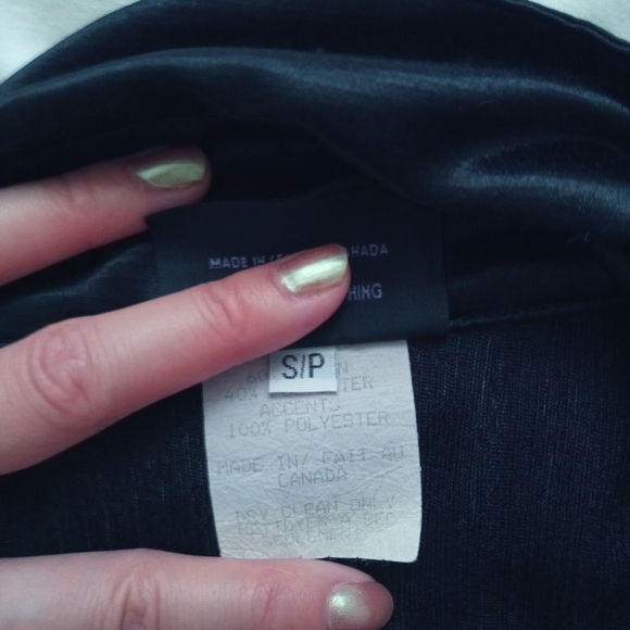 DONATED! Vintage Black Short Sleeve Blouse - Picture 5 of 6